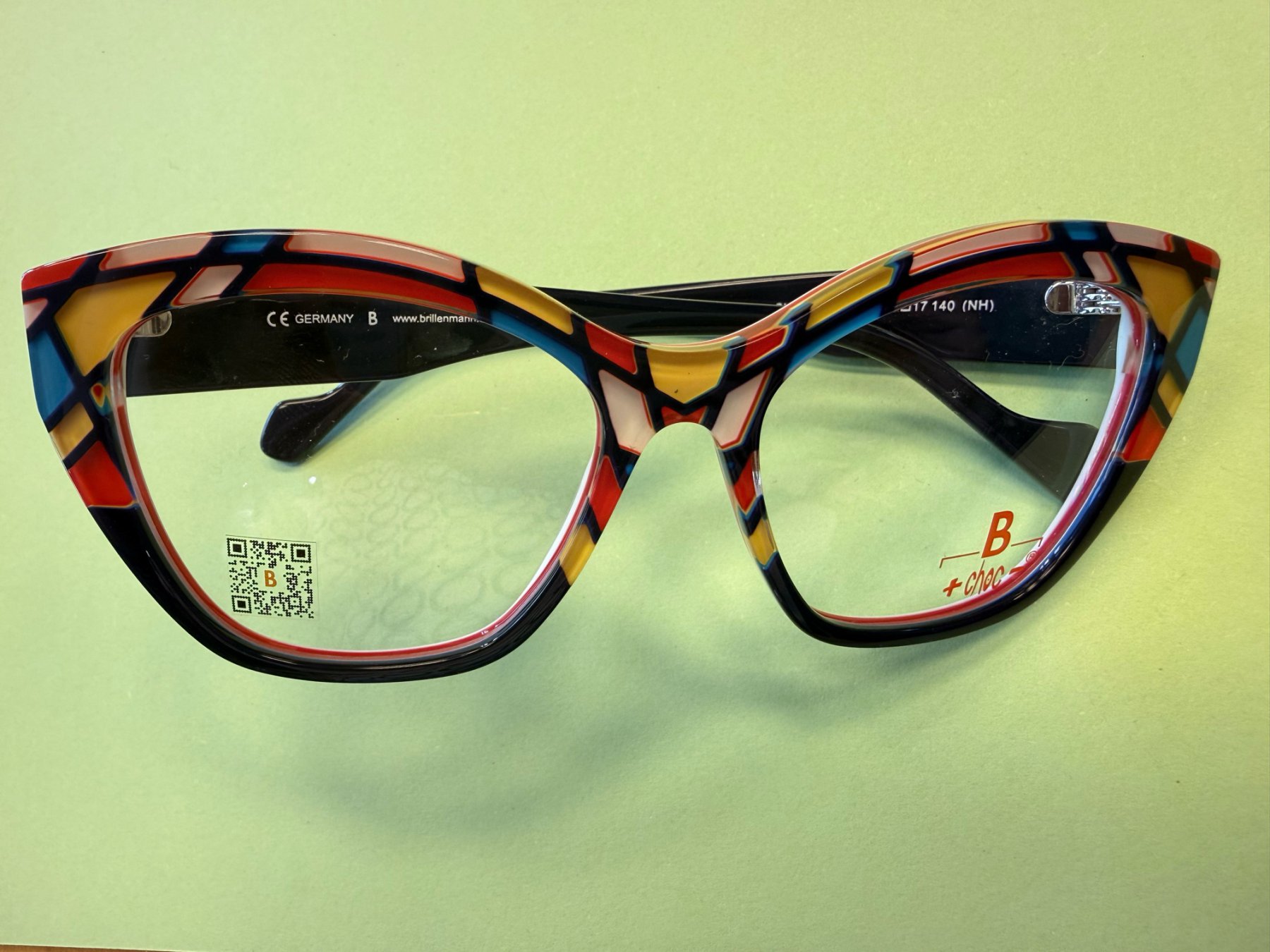 Brille neunzehn, Hagenberg & Herrenkind oHG