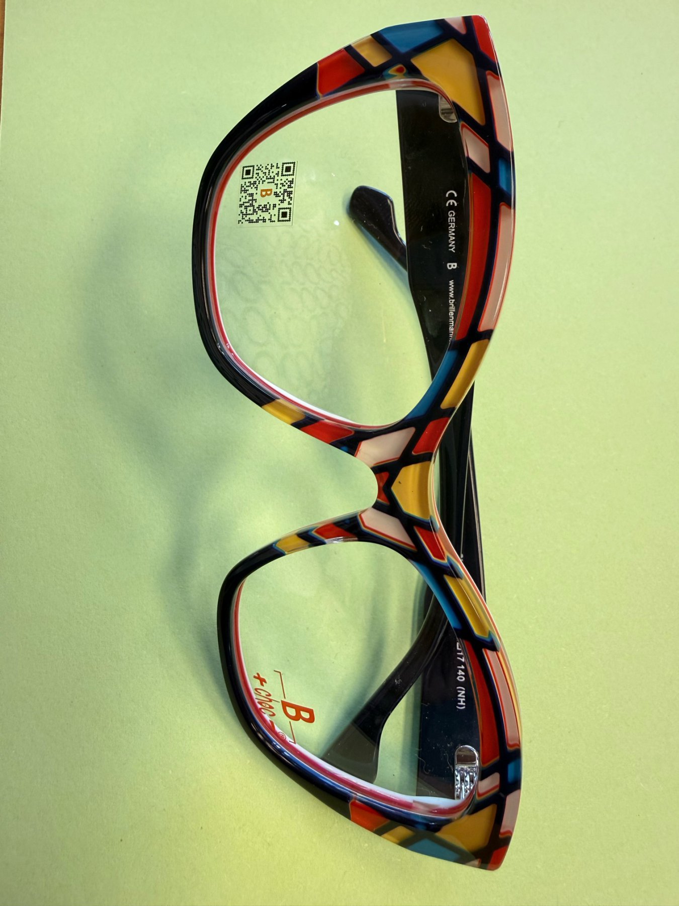 Brille neunzehn, Hagenberg & Herrenkind oHG